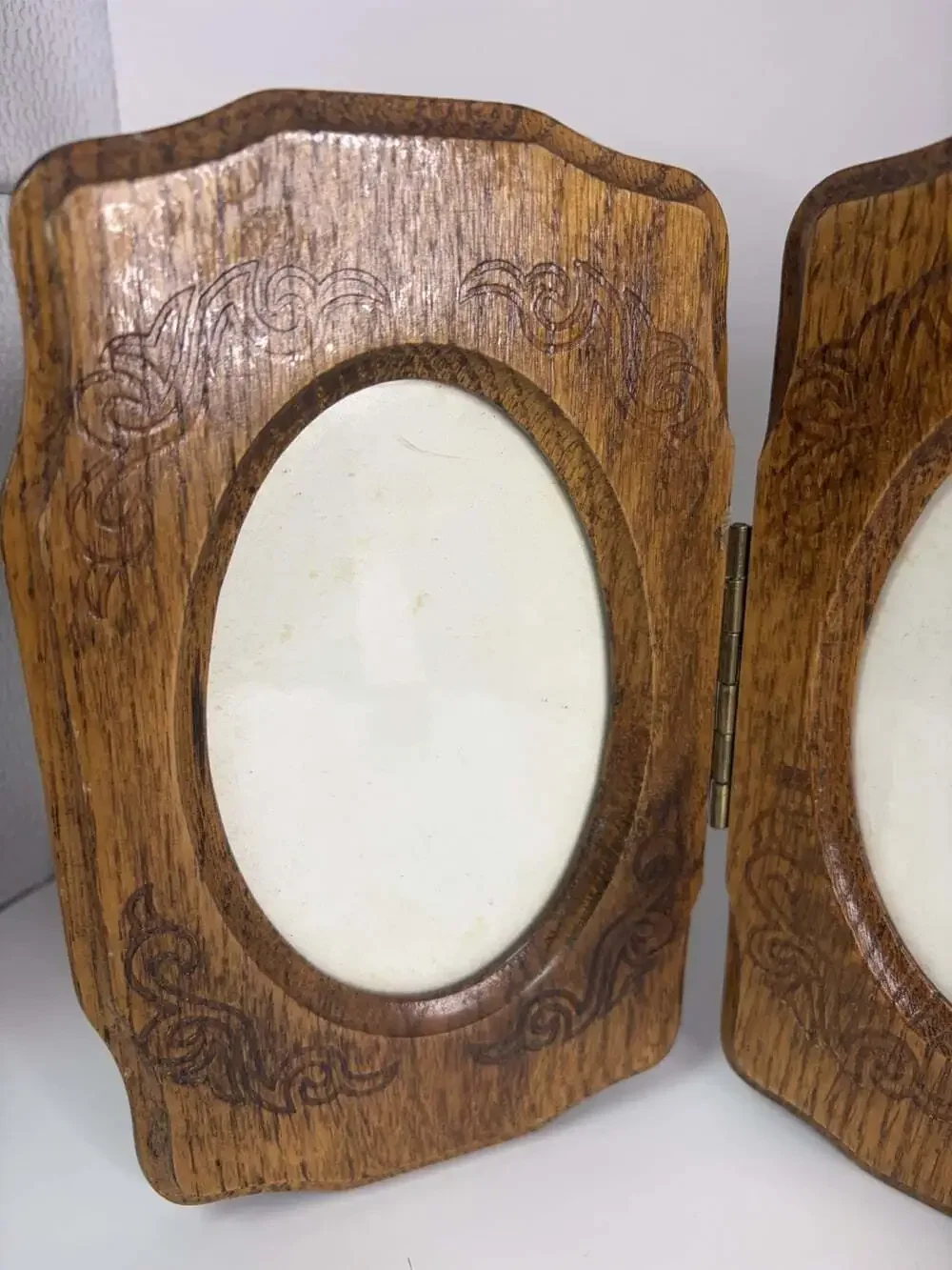 Vintage Wooden Hinged Picture Frame Wood burned Design 10”x8”
